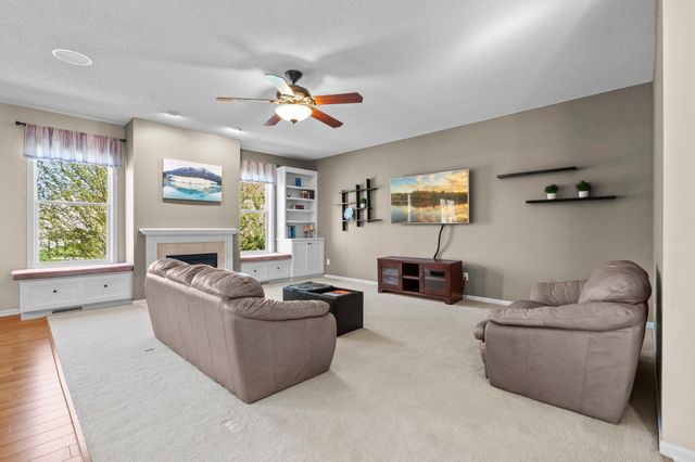 1828 Fescue Circle, Shakopee, MN 55379