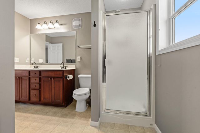 1828 Fescue Circle, Shakopee, MN 55379