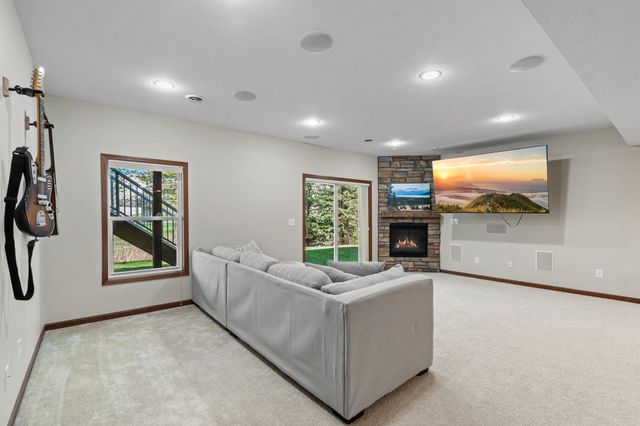 1828 Fescue Circle, Shakopee, MN 55379