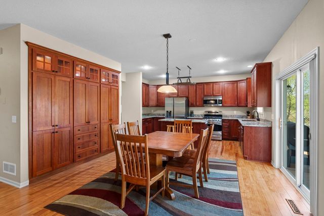 1828 Fescue Circle, Shakopee, MN 55379