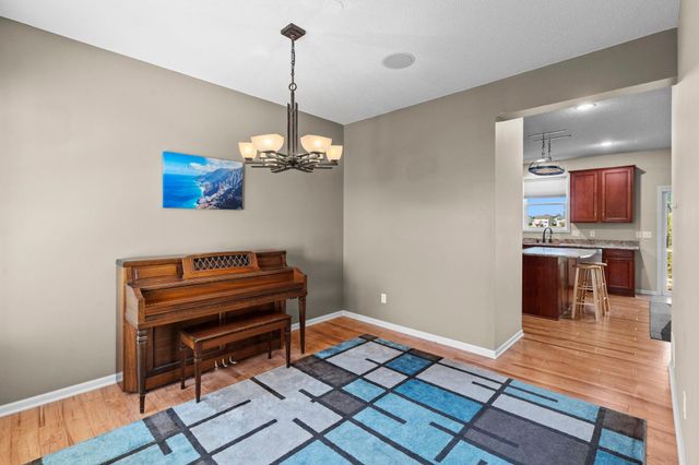 1828 Fescue Circle, Shakopee, MN 55379