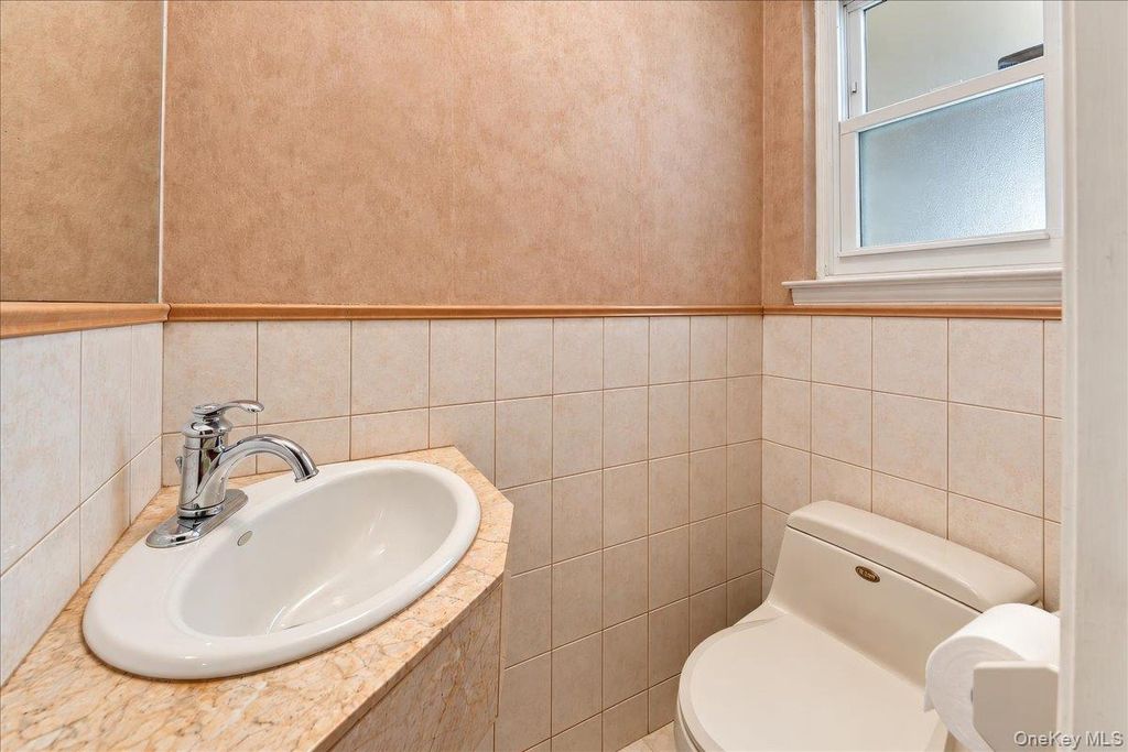1850 Radcliff Avenue, Bronx, NY 10462 — photo 5