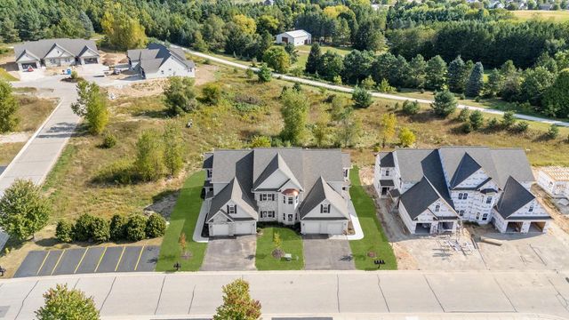1887 Woodland WAY, Slinger, WI 53086