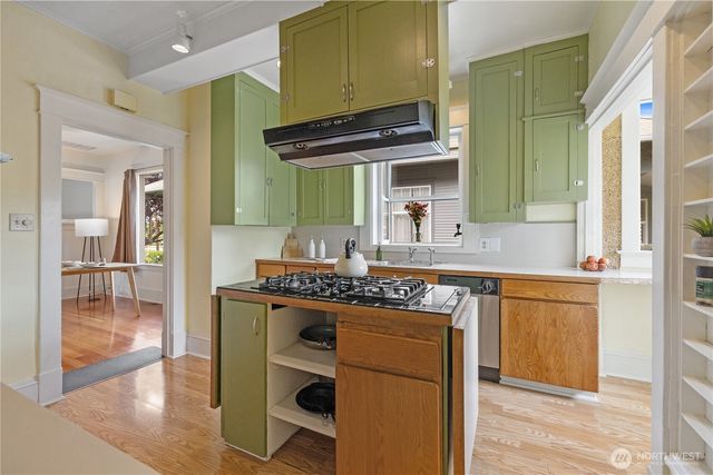 1705 Hoyt Avenue, Everett, WA 98201