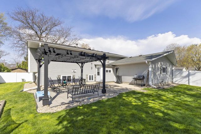 1113 Laurie DRIVE, Fort Atkinson, WI 53538