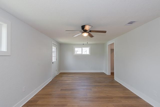 218 Evans Street, Angleton, TX 77515