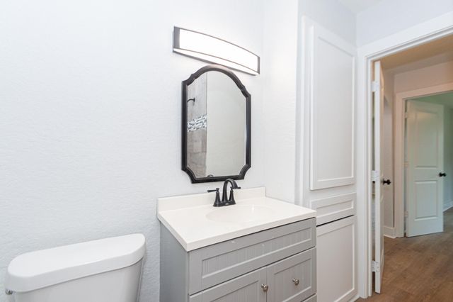 218 Evans Street, Angleton, TX 77515