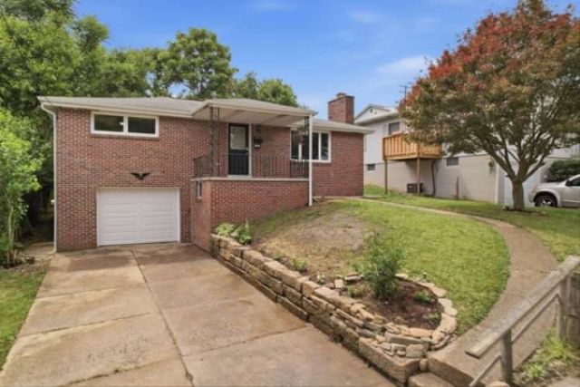 1735 Rebecca St, New Kensington, PA 15068