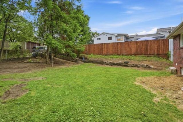 1735 Rebecca St, New Kensington, PA 15068