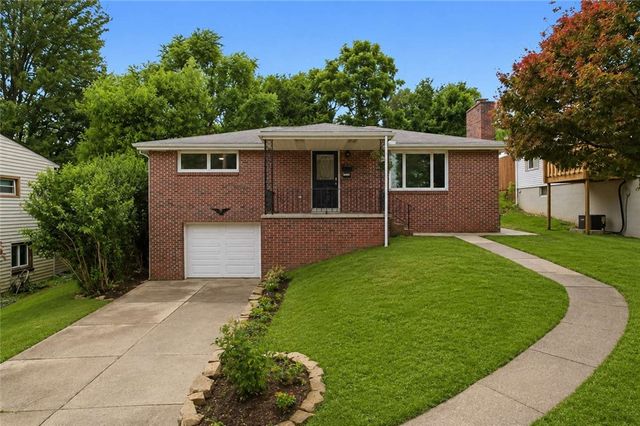 1735 Rebecca St, New Kensington, PA 15068