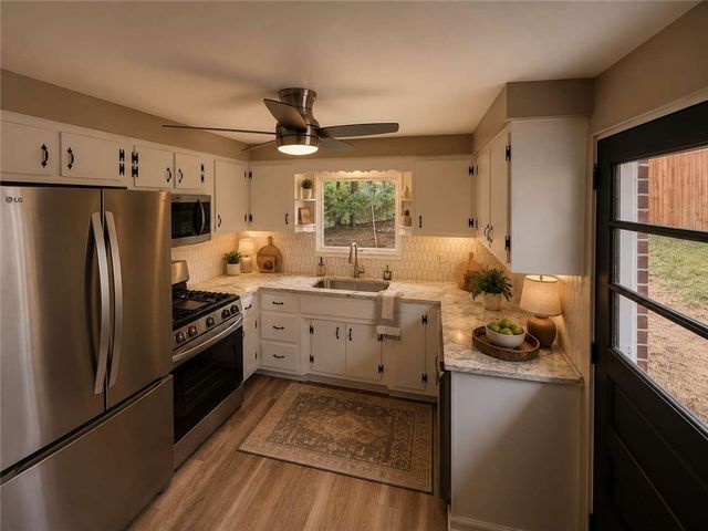 1735 Rebecca St, New Kensington, PA 15068