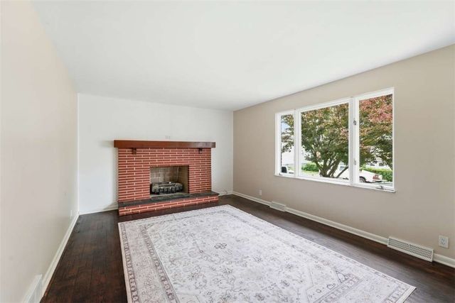1735 Rebecca St, New Kensington, PA 15068