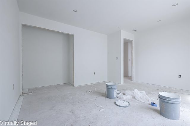 8 Blaisdell Court, Raymond, NH 03077