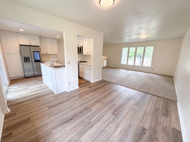 12530 30th Avenue N, Plymouth, MN 55441