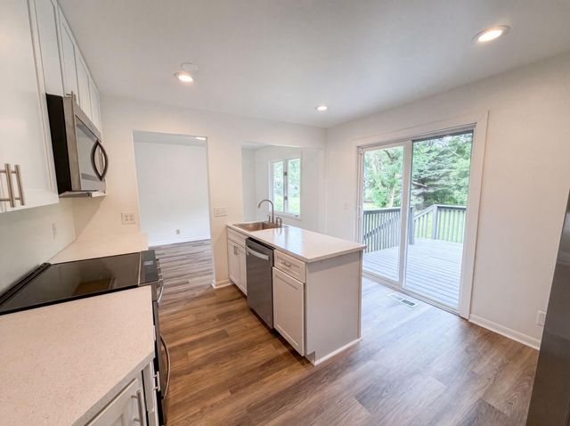 12530 30th Avenue N, Plymouth, MN 55441