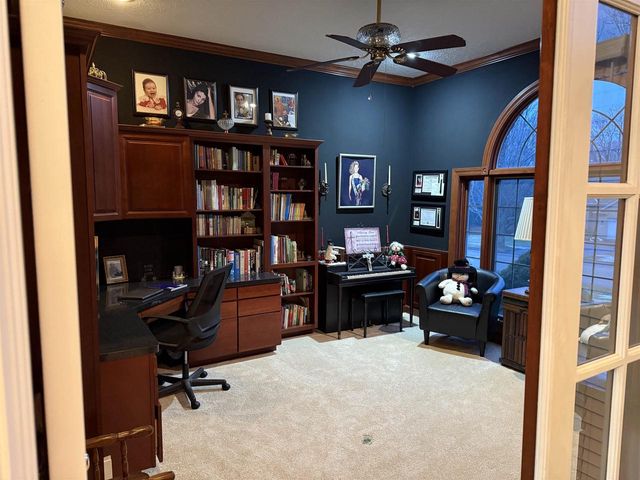 649 Roxbury Road, Rockford, IL 61107