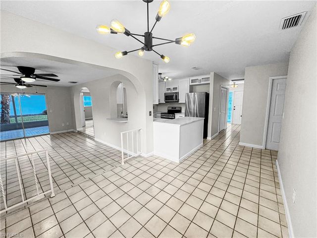 206 SE 46th TER, Cape Coral, FL 33904