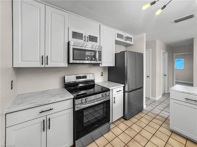 206 SE 46th TER, Cape Coral, FL 33904