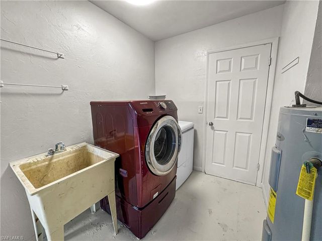 206 SE 46th TER, Cape Coral, FL 33904