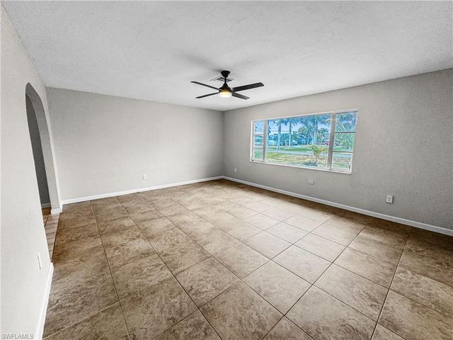 206 SE 46th TER, Cape Coral, FL 33904