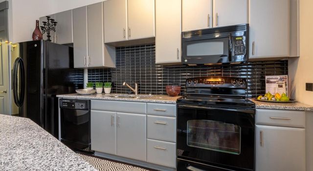 200 Perkins Drive Th1, Chapel Hill, NC 27514