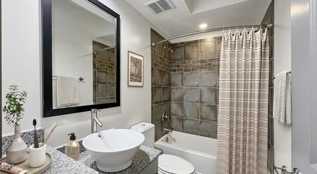 200 Perkins Drive Th1, Chapel Hill, NC 27514