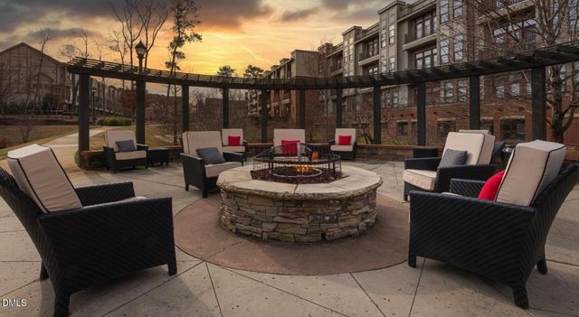 200 Perkins Drive Th1, Chapel Hill, NC 27514