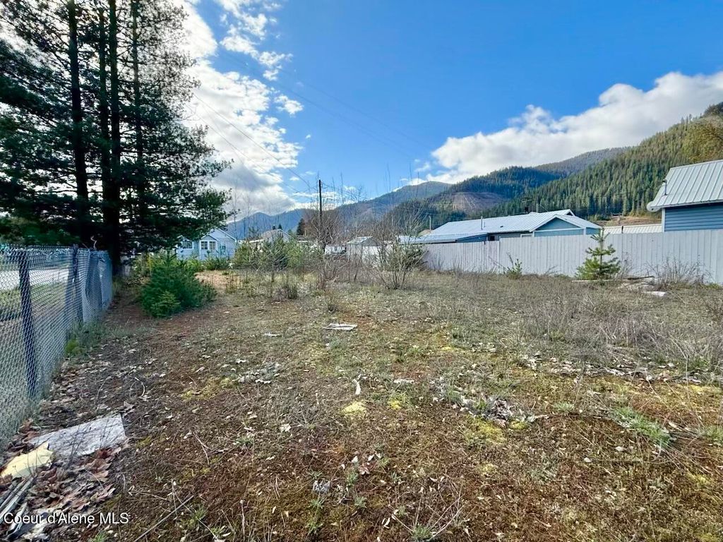 310 Third St, Osburn, ID 83849 photo 4