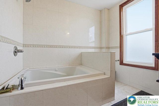 768 Washington Street, Easton, PA 18042