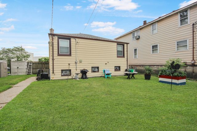 2804 Schrage Avenue, Whiting, IN 46394