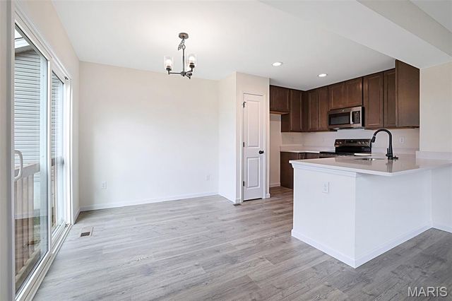 1076 Black Bear Drive, House Springs, MO 63051