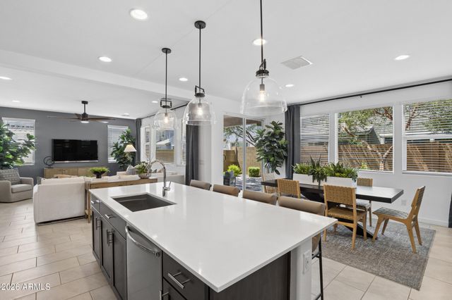 8340 E PETRA Avenue, Mesa, AZ 85212