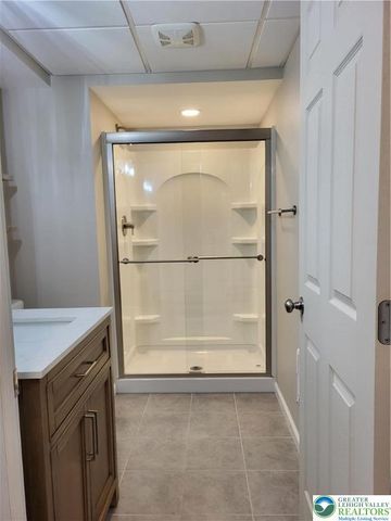 1425 Roselawn Drive, Hanover Twp, PA 18017