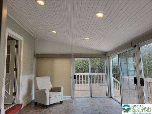 1425 Roselawn Drive, Hanover Twp, PA 18017