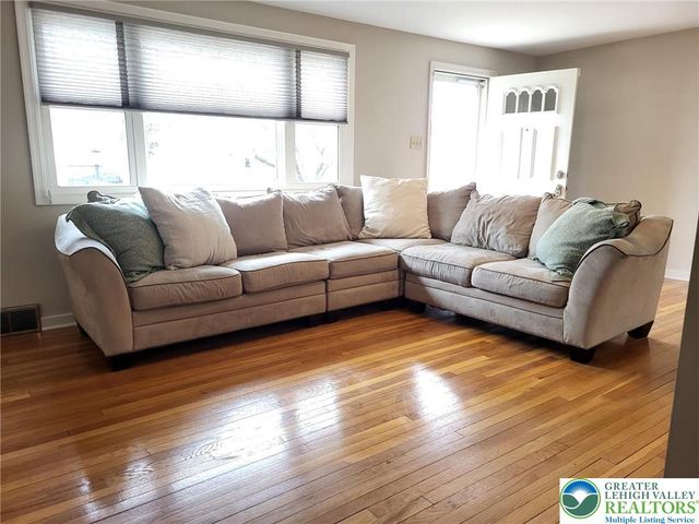 1425 Roselawn Drive, Hanover Twp, PA 18017