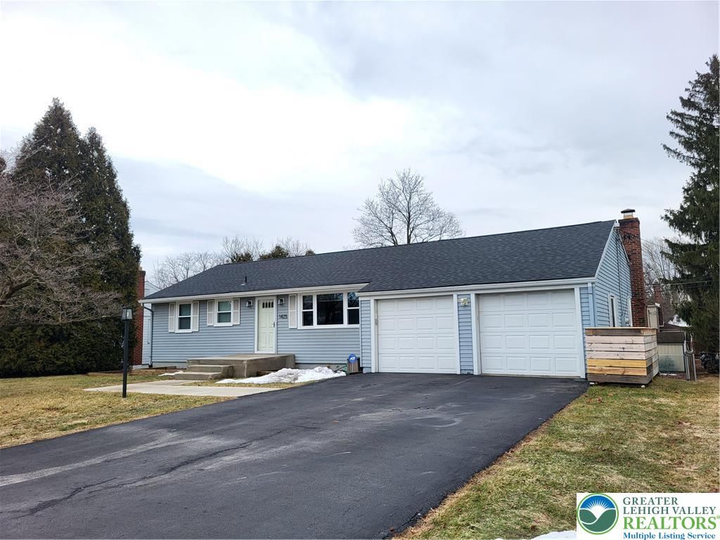 1425 Roselawn Drive, Hanover Twp, PA 18017
