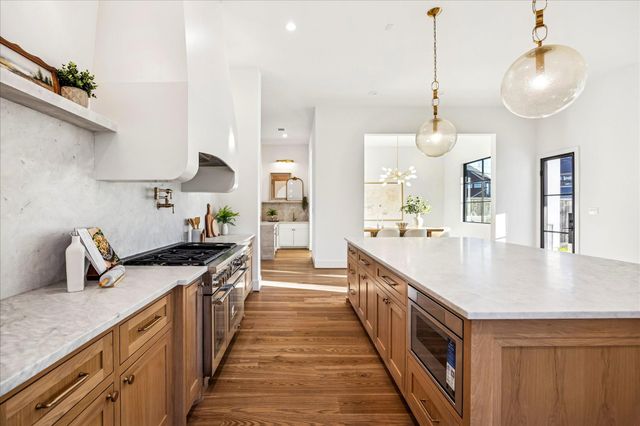 1111 Wakefield Drive, Houston, TX 77018