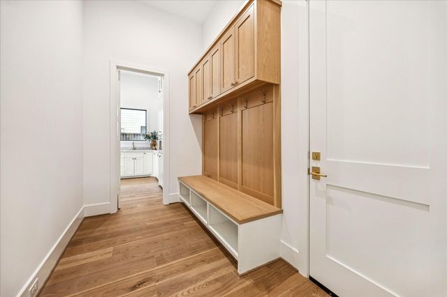 1111 Wakefield Drive, Houston, TX 77018