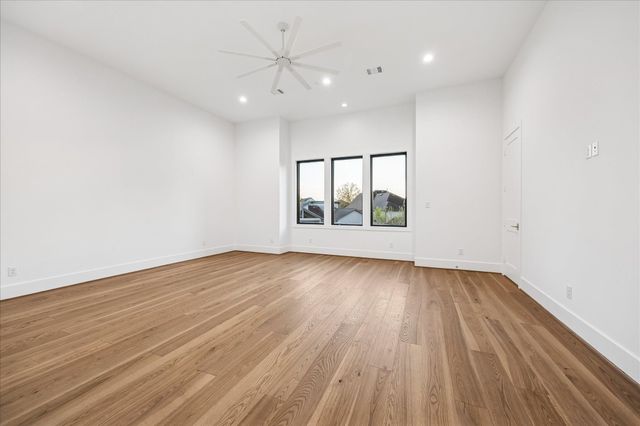 1111 Wakefield Drive, Houston, TX 77018