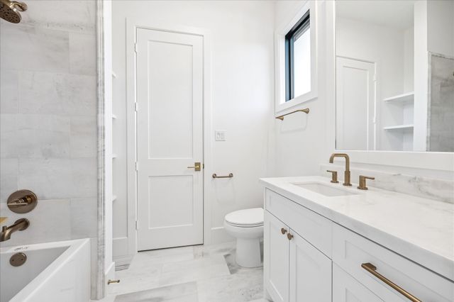 1111 Wakefield Drive, Houston, TX 77018