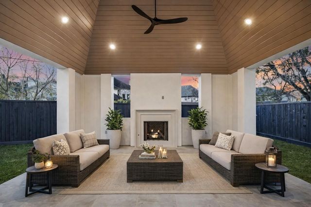 1111 Wakefield Drive, Houston, TX 77018