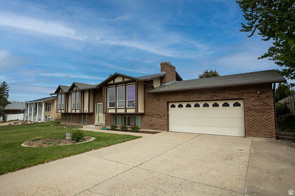 Image 2 of property listing at 248 W 5450 S, Washington Terrace, UT 84405