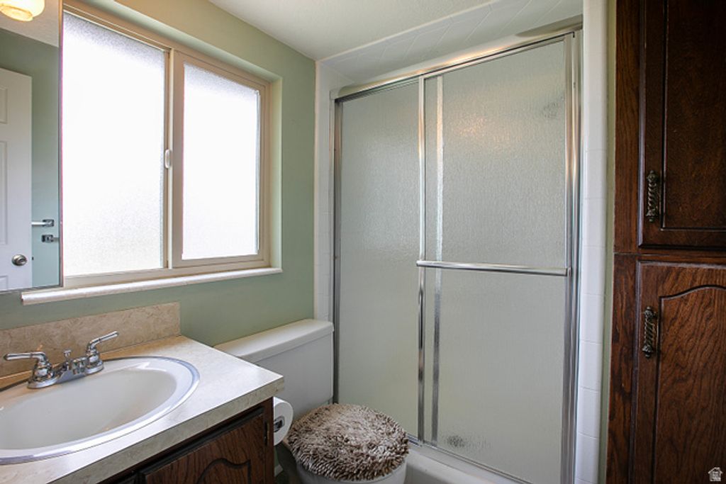Image 13 of property listing at 248 W 5450 S, Washington Terrace, UT 84405