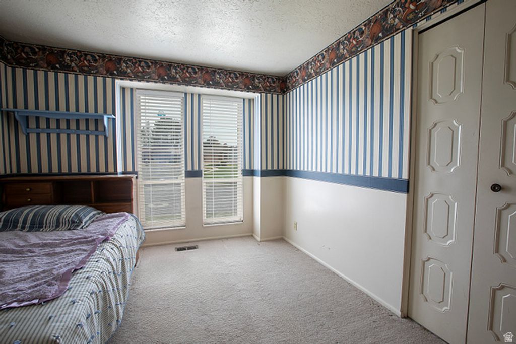 Image 15 of property listing at 248 W 5450 S, Washington Terrace, UT 84405