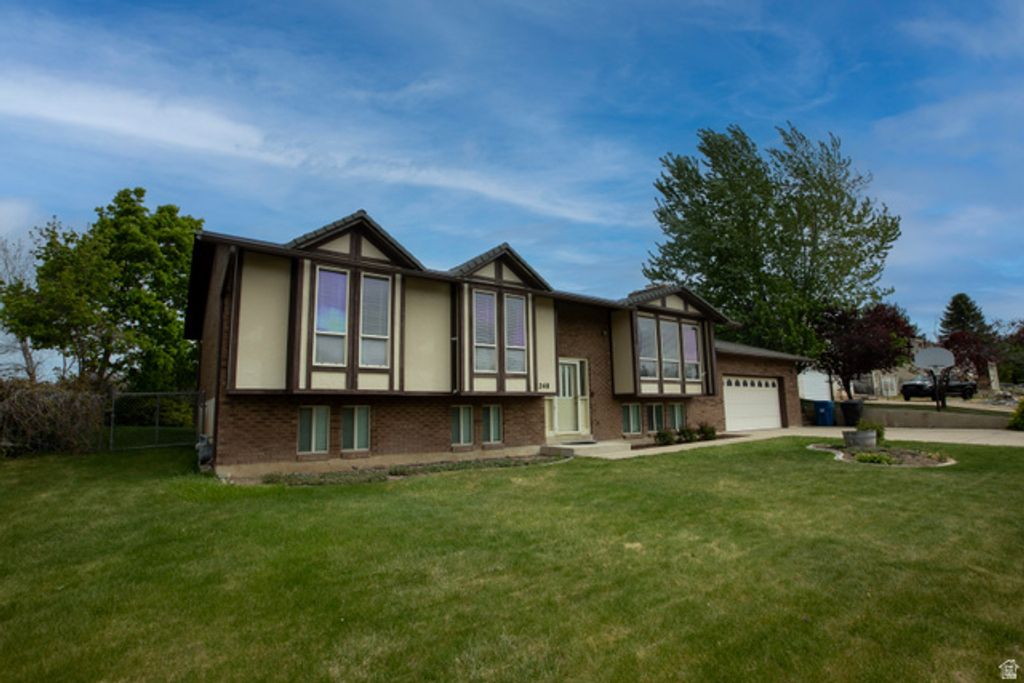 Image 3 of property listing at 248 W 5450 S, Washington Terrace, UT 84405