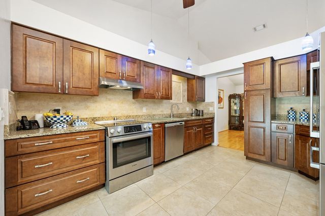 998 EL LAGO TERRACE, Winter Springs, FL 32708