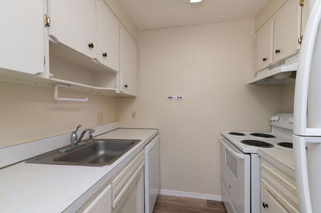 180 Main St 4103, Bridgewater, MA 02324