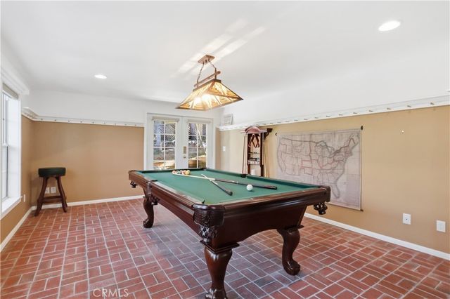 174 Golf Course Road, Lake Arrowhead, CA 92352