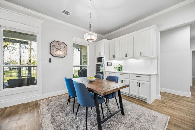 207 Colonial Drive, Mabank, TX 75156