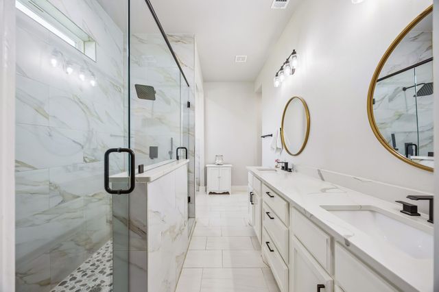 207 Colonial Drive, Mabank, TX 75156